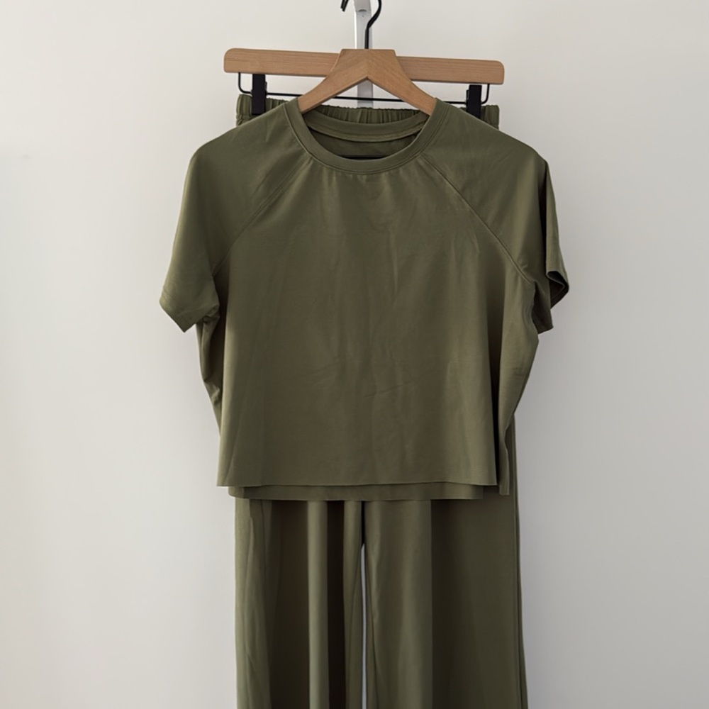 Olive wide leg pant set small